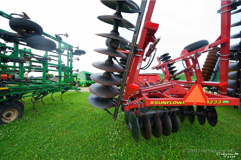 20080718_094302 D3 P 4200x2800.jpg - Farm equipment, John Deere Dealer, north of Dubuque (Route 3).